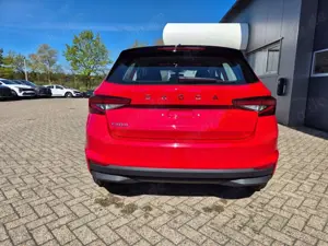 Skoda Fabia 1.0 TSI 95PS Selection 5-türig Rückf.Kamera Parkse Bild 4