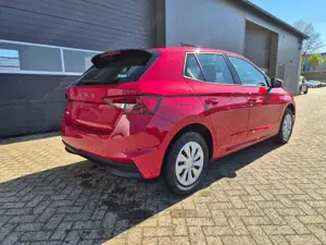Skoda Fabia 1.0 TSI 95PS Selection 5-türig Rückf.Kamera Parkse Bild 5