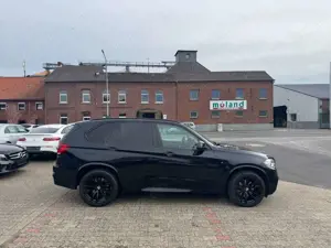 BMW X5 Baureihe xDrive 40 d PANO M-PAKET AHK Distron Bild 5