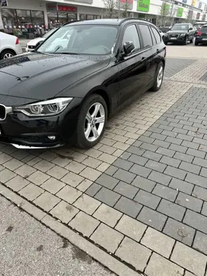 BMW 318 318d Touring Aut. Advantage
