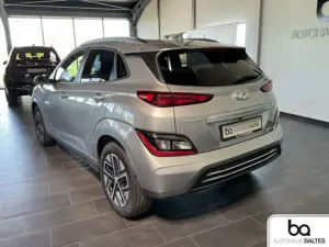 Hyundai KONA Kona Ed. 30+-Paket Elektro Navi/ACC/Sitzheizung Bild 4