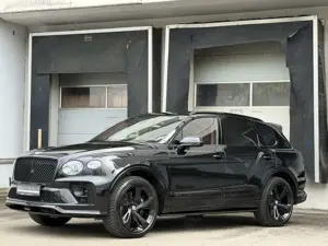Bentley Bentayga V8 Azure Black Mulliner Carbon Pano HuD Bild 2