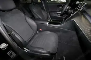Mercedes-Benz C 300 d AMG MBUX+360°+DIG-LED+AHK+Night+Distroni Bild 4