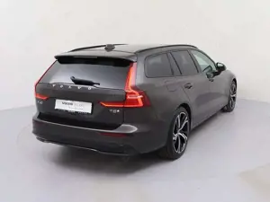 Volvo V60 T8 AWD Recharge Plug-In Hybrid Ultra Dark Bild 5