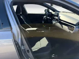Toyota C-HR 1.8-l-VVTi Hybrid Team Deutschland Tempom.a Bild 4