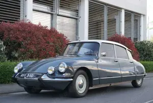 Oldtimer Citroen ID 19 B, Zusatzscheinwerfer wie DS Pallas
