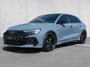 Audi RS3 RS 3 Sportback 294 kW S tronic Bild 2