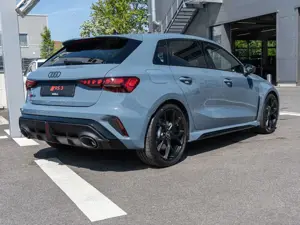 Audi RS3 RS 3 Sportback 294 kW S tronic Bild 3
