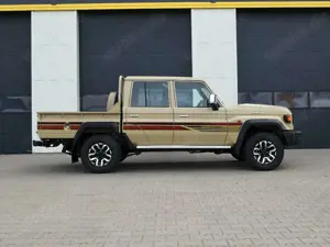 Toyota Land Cruiser Land Cruiser 79 LX-Z Pickup 2.8 D-4D SOFORT Bild 2
