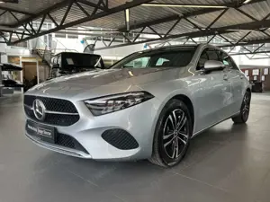 Mercedes-Benz A 200 Avandced Kamera Distronic VolldigiDisplay Bild 2