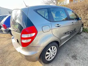 Mercedes-Benz A 170 A-Klasse  5-Türer Autotronic Elegance Bild 4