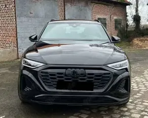 Audi Q8 e-tron Q8 50 e-tron quattro Advanced