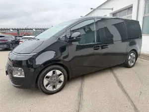 Hyundai STARIA 9-Sitzer PRIME 4WD AHK / WR / PARK / PANO