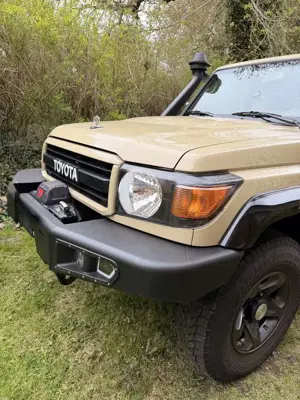 Toyota Land Cruiser GRJ76L VX 70th Annyversary
