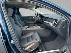 Volvo V60 B4 Mild Hybrid Plus Dark ACC BLIS HUD SD Bild 4