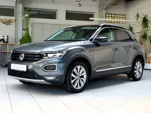 Volkswagen T-Roc 1.5 TSI Style 150PS-LED Navi Kamera LM17 ACC Klima Bild 3
