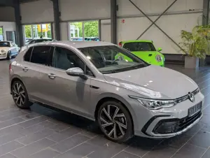 Volkswagen Golf 1.5 eTSI OPF DSG R-Line 1.Hand 8-fach Bild 5