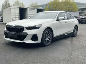 BMW i5 eDrive40 Limousine M Sportpaket Bild 1