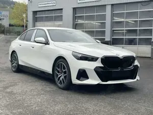 BMW i5 eDrive40 Limousine M Sportpaket Bild 3