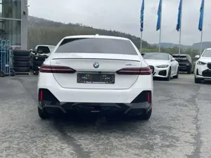 BMW i5 eDrive40 Limousine M Sportpaket Bild 5
