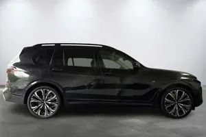 BMW X7 xDrive 40 i M Sport 23"Alu Pano Head-Up Sound Voll Bild 4