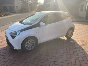 Toyota Others Aygo 1,0-l-VVT-i x-play Bild 5