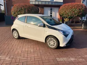 Toyota Others Aygo 1,0-l-VVT-i x-play Bild 2