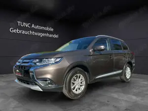 Mitsubishi Outlander Edition 100 2WD 2.0 AHK KMRA SHZG