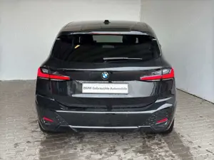 BMW 220 i Active Tourer M Sport Navi.LED.360°.AHK.HuD Bild 4