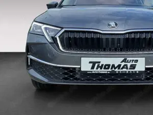 Skoda Octavia Combi  Tour 2.0 TDI DSG *AHK*SHZ*KAMERA*