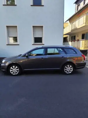 Toyota Avensis Bild 3