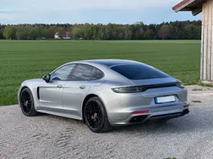Porsche Panamera Bild 2