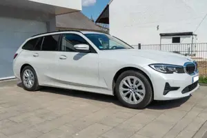 BMW 318 318d Touring Aut. Advantage Bild 2