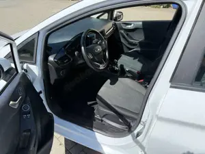 Ford Fiesta Fiesta 5-Türer Diesel 1.5 TDCi COOL Bild 3