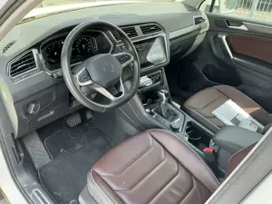Volkswagen Tiguan Elegance 4Motion Leder R.Cam LED ACC AHK Bild 3