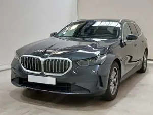 BMW 520 d Touring 520 xDrive ACC AHK H/K LED HUD 360° Bild 2