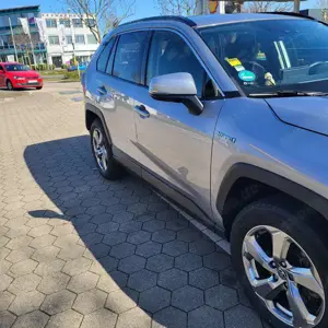 Toyota RAV 4 2.5 4x2 Hybrid Team Deutschland Bild 2