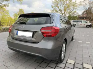 Mercedes-Benz A 180 BlueEfficiency Euro 6 Navi Einparkhilfe etc.