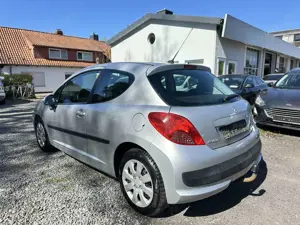 Peugeot 207 Bild 2