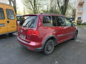 Volkswagen Touran 2.0 TDI CrossTouran 7-Sitzer Pano AHK Navi Kamera Bild 3