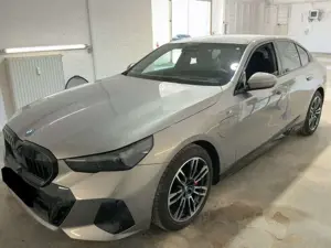 BMW 550