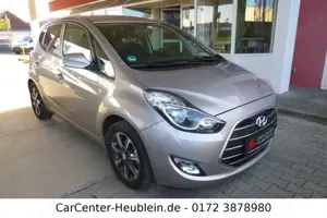 Hyundai iX20 blue Space