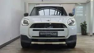 MINI Cooper Favoured PaketM JCW Pano AHK Bild 2