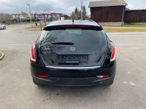 Lancia Delta Silver 1.4 Liter*17 Zoll*Sitzheizg*TÜV NEU Bild 4