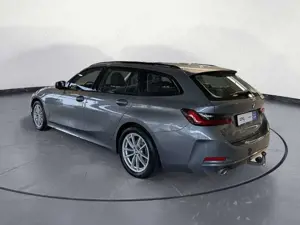 BMW 318 d Touring Auto Klimaaut. AHK Sportsitze PDC Bild 4