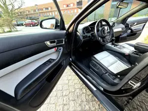 Audi A6 2.4