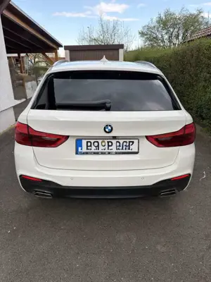 BMW 520 520 d xDrive M Sport Bild 2