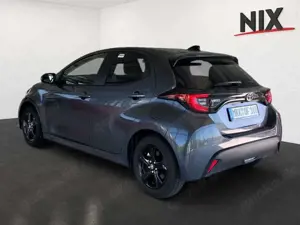 Toyota Yaris 1.5 Hybrid Teamplayer + Safety + Comfort Bild 2