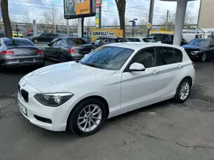 BMW 116 i Sitzheizung/ PDC/AHK/1. Hand/8 Fach bereift