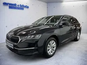 Skoda Octavia Combi 2.0 TDI DSG Selection AHK NAVI RFK